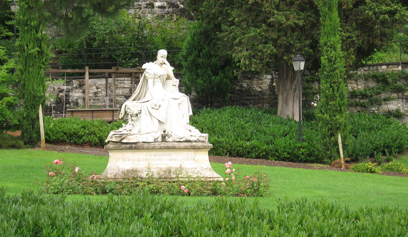 Statue de Sissi à Territet.